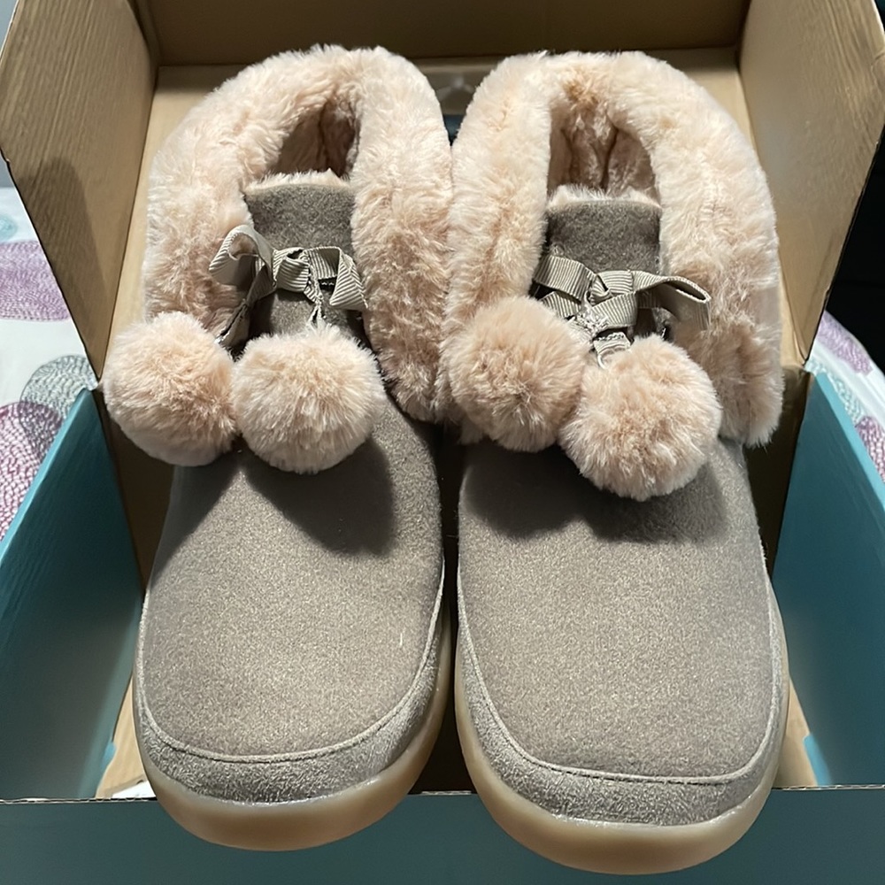 TOMS Women’s Celeste Slipper - Tan/Light Brown - Brand New - Size 8.5